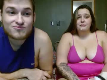 couple Cam Girls At Home Fucking Live with xlovelyxcouplex
