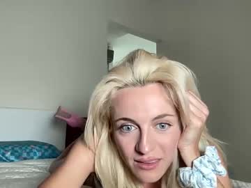 girl Cam Girls At Home Fucking Live with malibubarbiex