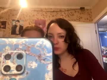 couple Cam Girls At Home Fucking Live with greedbiiitchs