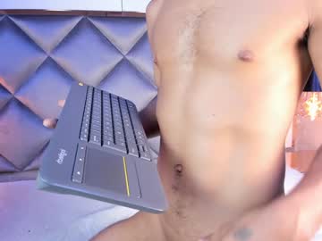couple Cam Girls At Home Fucking Live with yayi_derek