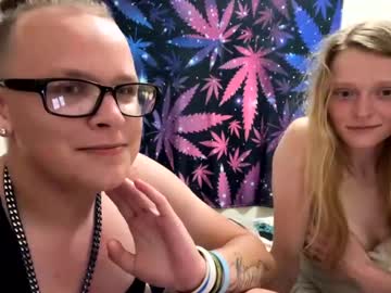 couple Cam Girls At Home Fucking Live with lilredandash