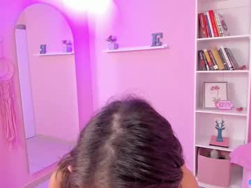 girl
        little_effy18_ cam image #5946531