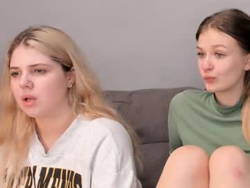 couple Cam Girls At Home Fucking Live with 2girlss1camm