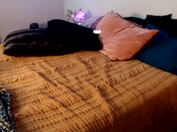 couple Cam Girls At Home Fucking Live with croxfox