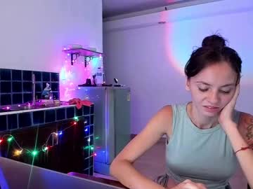 girl Cam Girls At Home Fucking Live with petite_doll49