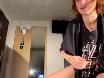 couple Cam Girls At Home Fucking Live with mike_n_miaa