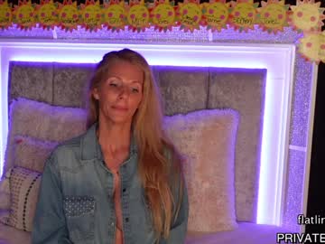 girl
        miamilfs cam image #5949095