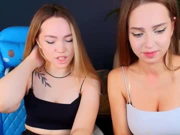 couple Cam Girls At Home Fucking Live with top_twins