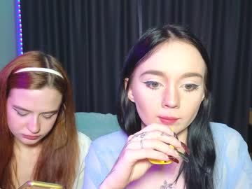 couple Cam Girls At Home Fucking Live with girls_with_paws